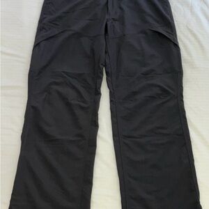 MEC Black Cargo tech spf 40-50 mens Pants NWT